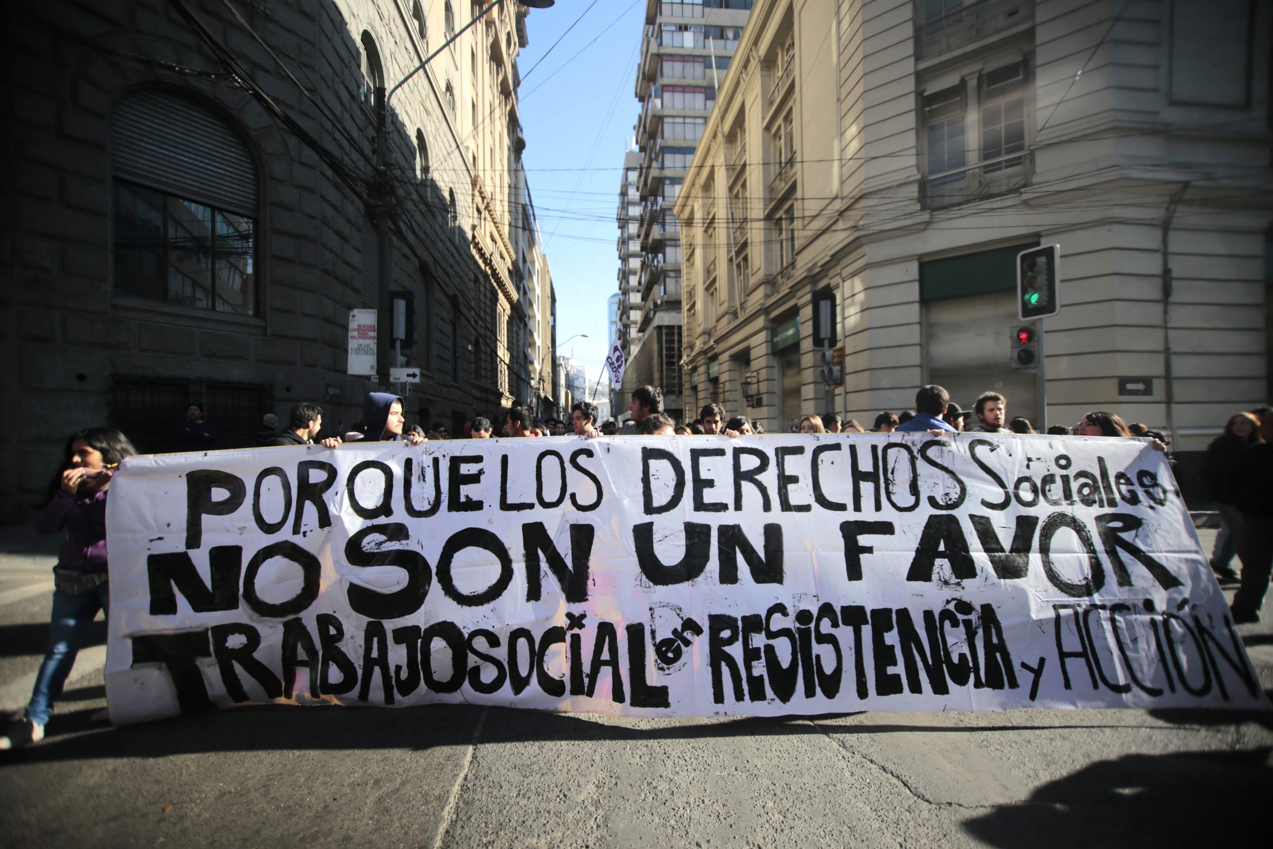 ¿Desmovilización social? El efecto que conllevaría el cambio a “horario prime” de la Cuenta Pública