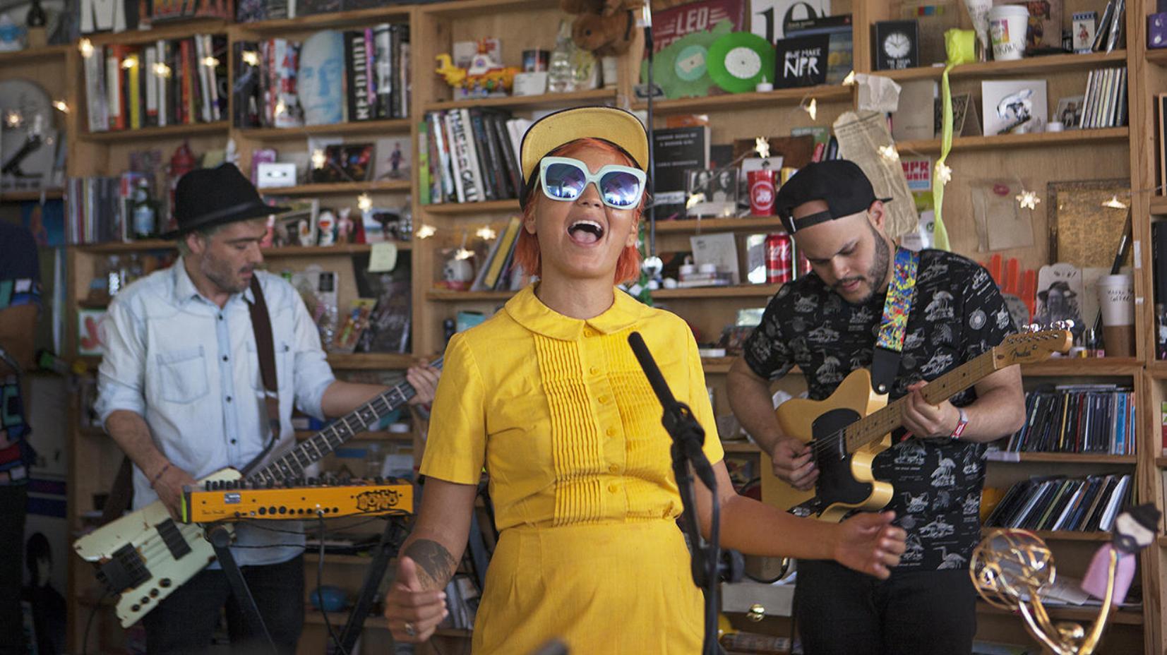 VIDEO| Toda la elegancia tropical en el debut de Bomba Estéreo en la reconocida radio estadounidense NPR
