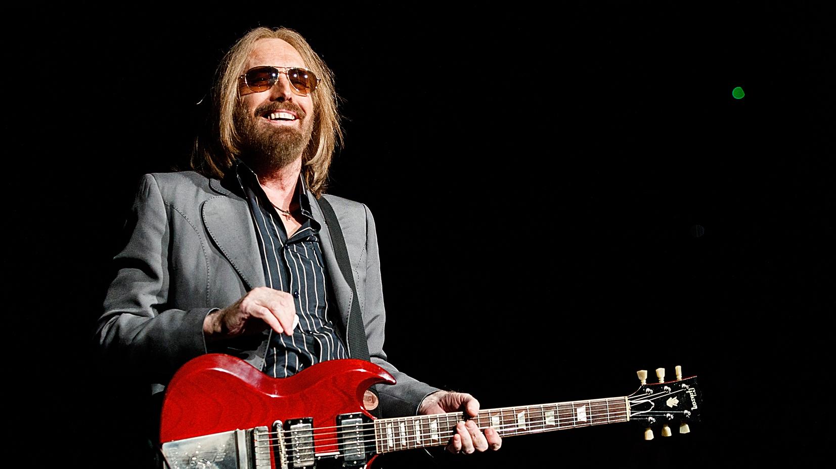 Tom Petty está con muerte cerebral y desconectado del respirador artificial