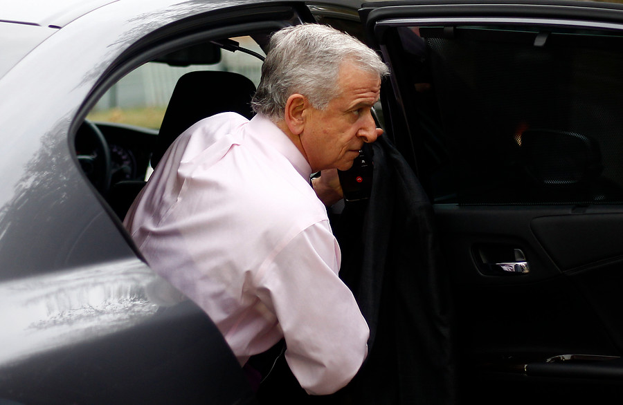 Querella por malversación de fondos públicos en contra de ministro Larraín es declarada admisible