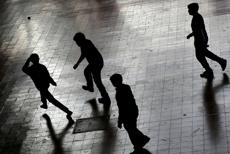 Maltrato físico y psicológico como denominador común: Uno de cada dos hogares en Chile utiliza la violencia en la crianza