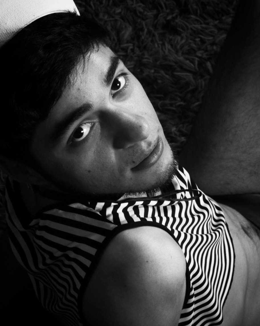 #Soyputo”: Prostituto chileno lanza nueva edición de su exitoso libro autobiográfico