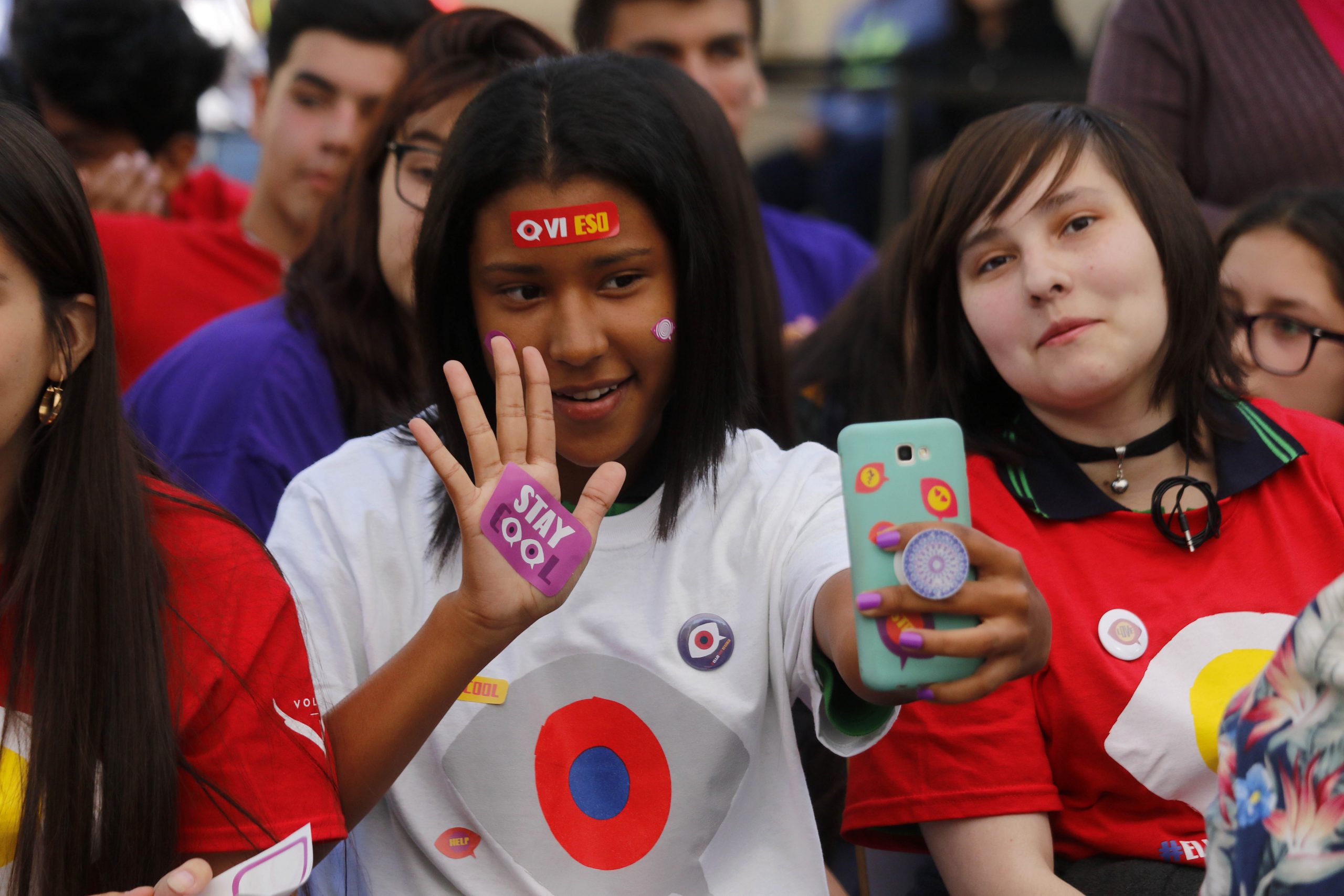 Estudio releva que el 82% de las denuncias por ciberbullying en Chile afectan a mujeres