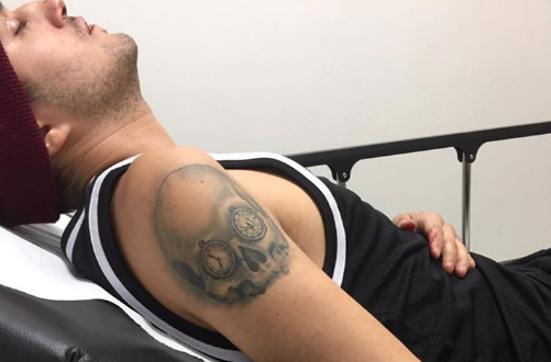 Indolencia, deudas y abandono: La vida de un estudiante después de sobrevivir a una agresión homofóbica