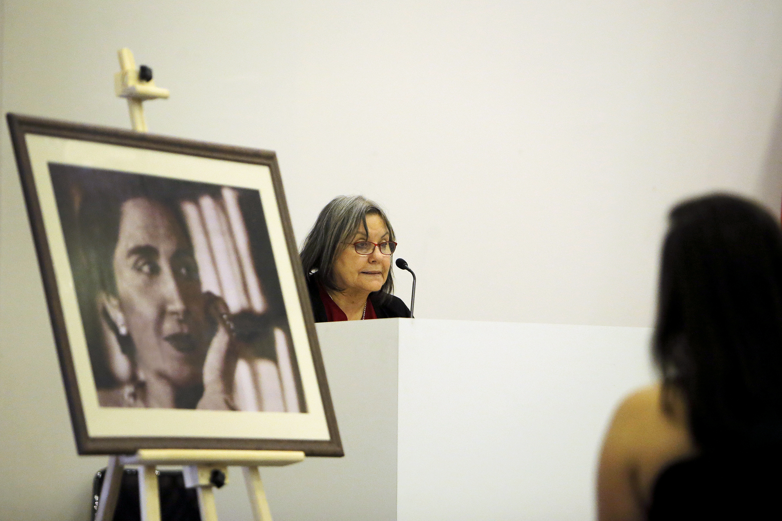 Lanzan libro sobre educadora y feminista Amanda Labarca