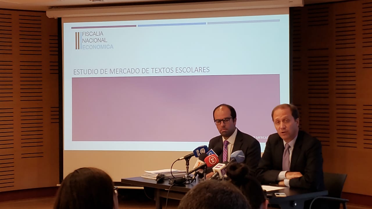 FNE detectó que pocos colegios cuentan con protocolos reales para elegir los textos escolares
