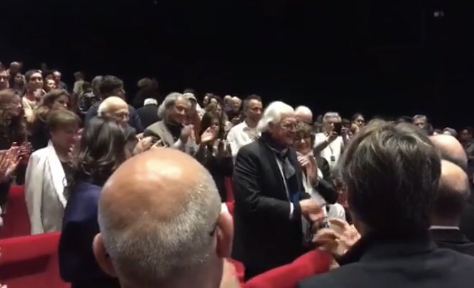 VIDEO| Patricio Guzmán recibió ovación de pie tras estreno de "La Cordillera de los Sueños" en Cannes