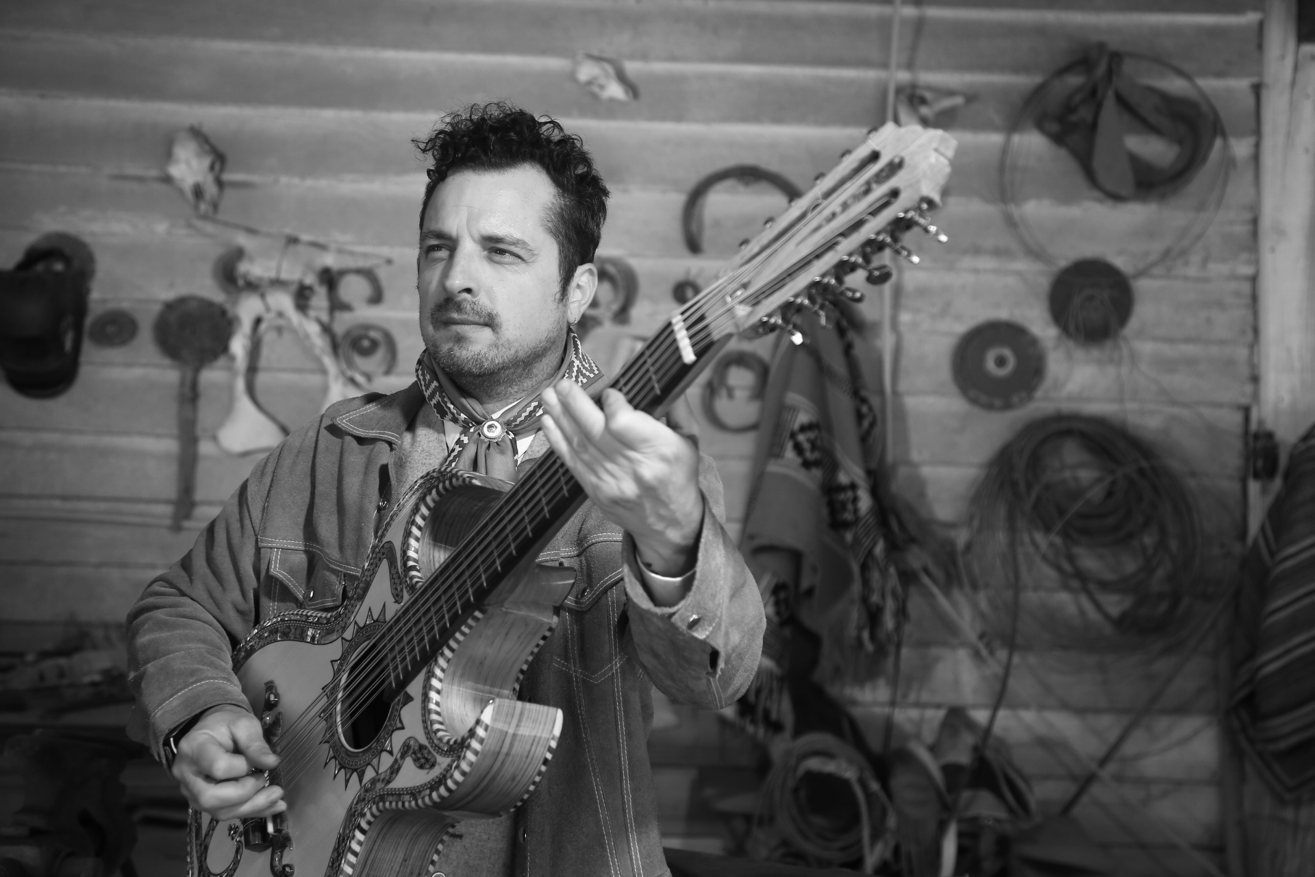 El Gallo presenta nuevo adelanto de su próximo disco