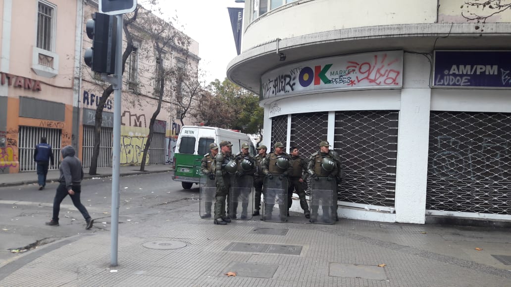 Esperando a los bárbaros