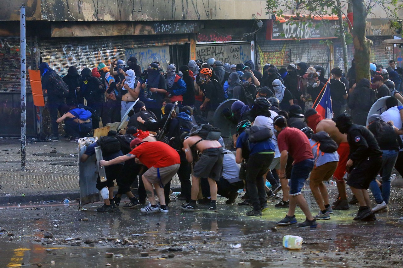 Destitución, primera línea y potencia plebeya