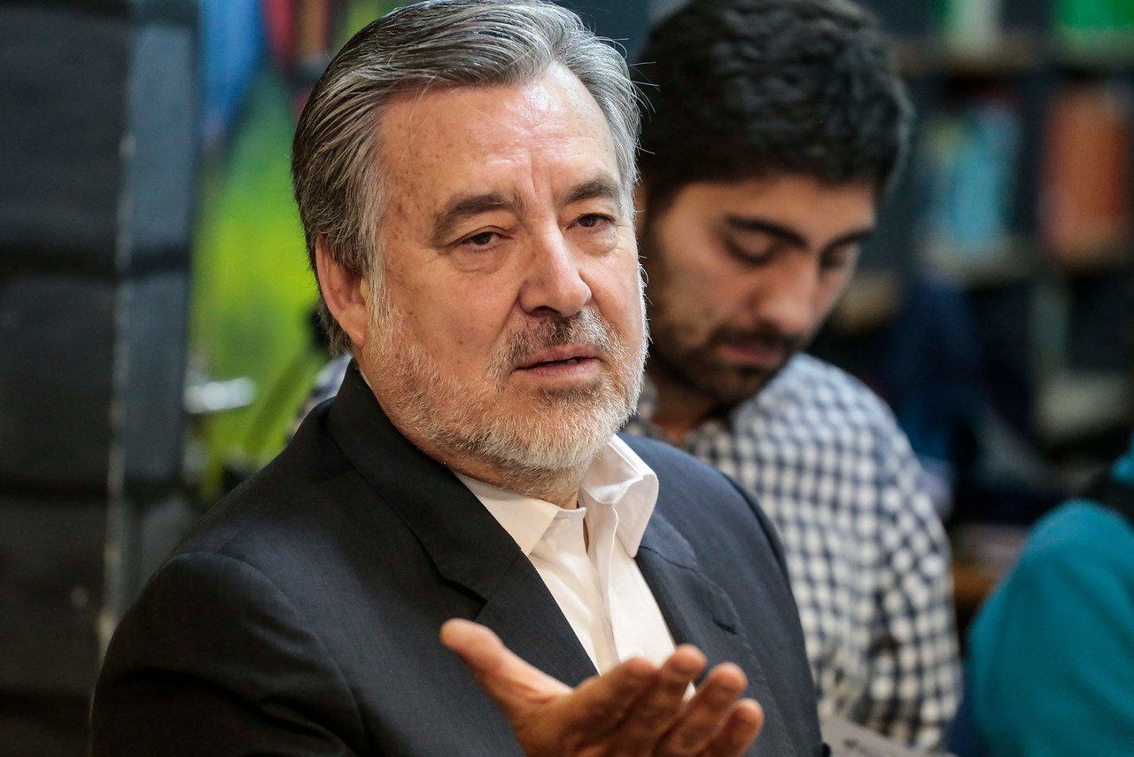 Guillier arremete contra Piñera: “Todo el tiempo introduce factores perturbadores que distraen el debate esencial”