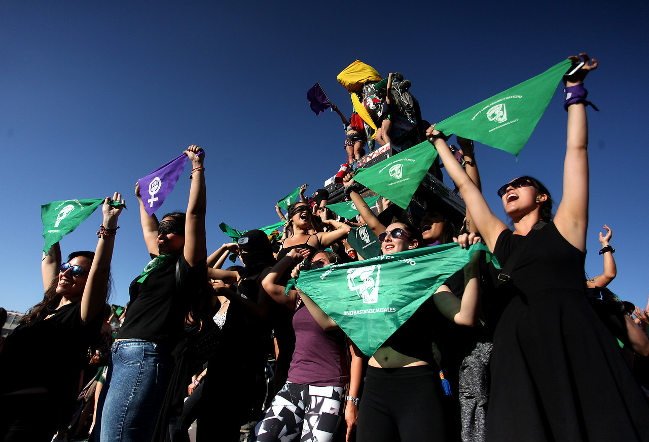 Maternidad y crisis del cuidado: La problemática pendiente en la agenda feminista