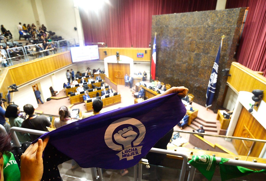 Mujeres, al silencio no volvemos nunca más