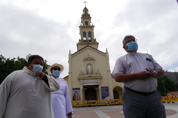 Varios peregrinos llegaron al santuario de Lo Vásquez pese a restricción sanitaria