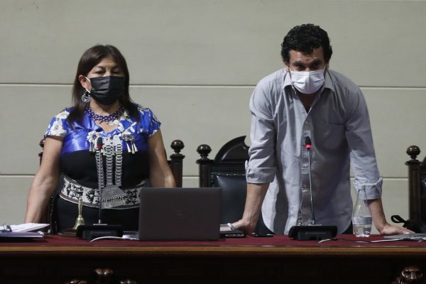 Sindicato de la CC cuestiona a Loncon y Bassa: “Nos ven como prestadores de servicio”