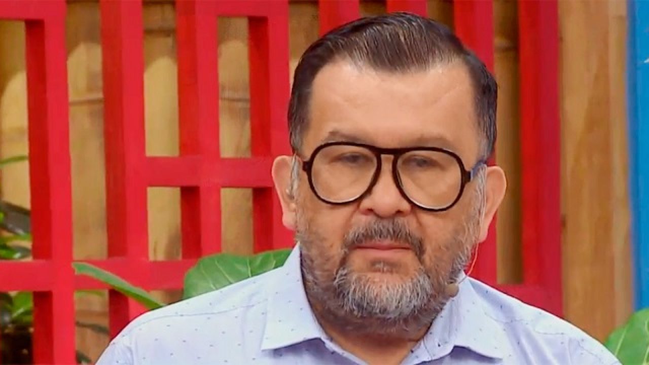 VIDEO| “Me perdona la emoción”: Carlos Zárate se quiebra en vivo tras mostrar trágico caso