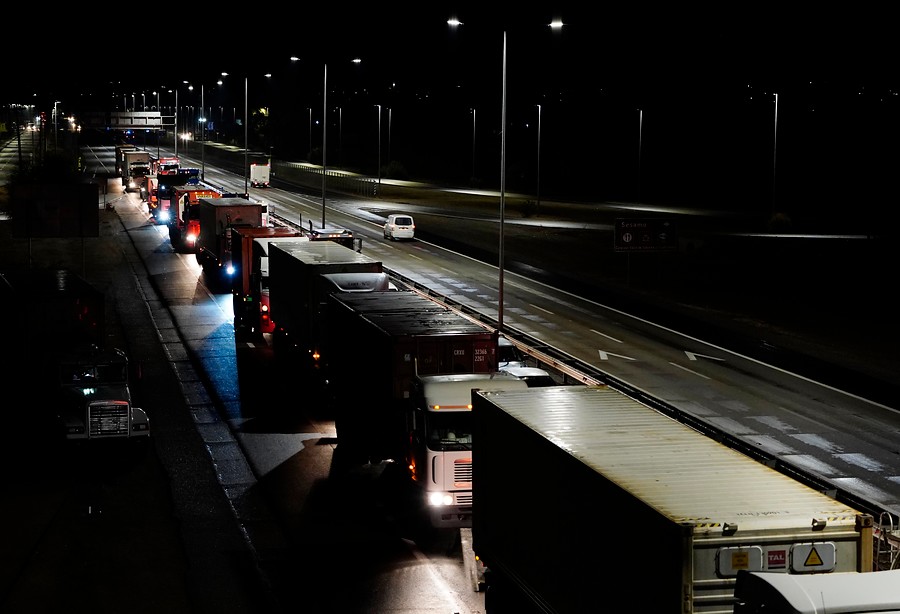 VIDEO| Camión en llamas genera kilométrico atochamiento en la Ruta 5