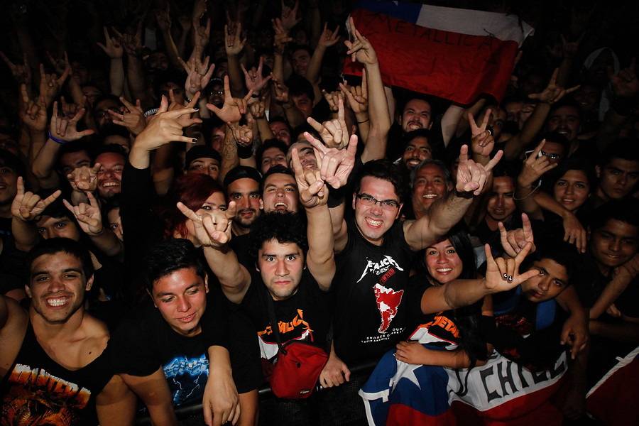 Ministerio de Transporte triplica oferta de buses para salida de concierto de Metallica