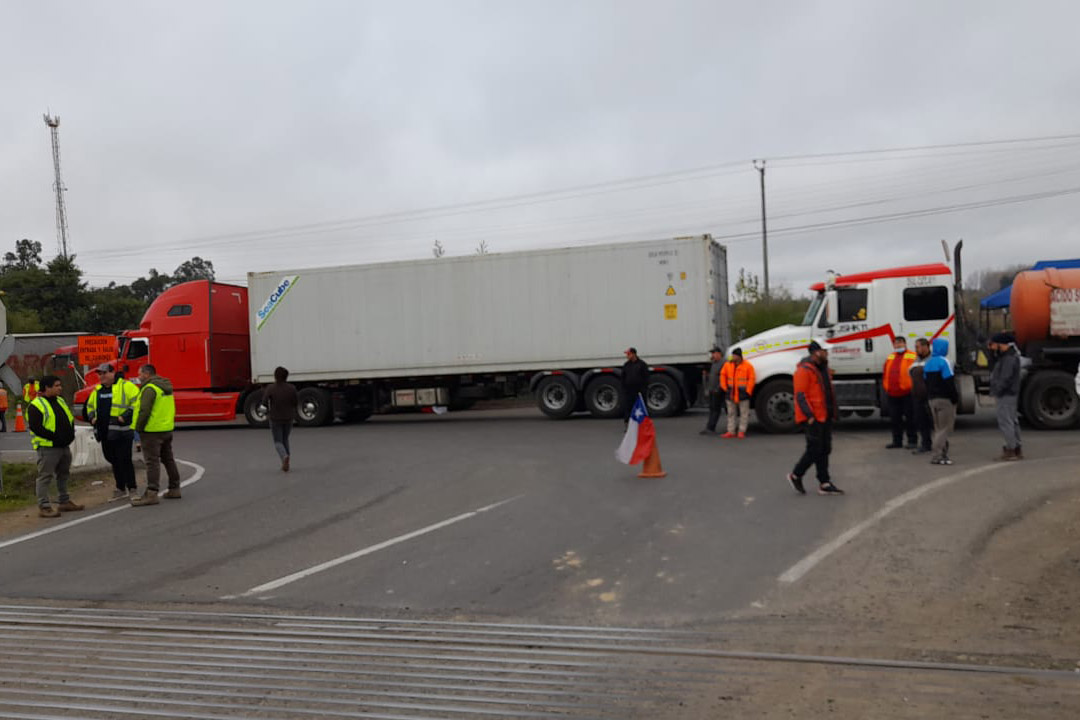 Denuncian que paro de camioneros impidió paso de ambulancia de paciente con infarto  