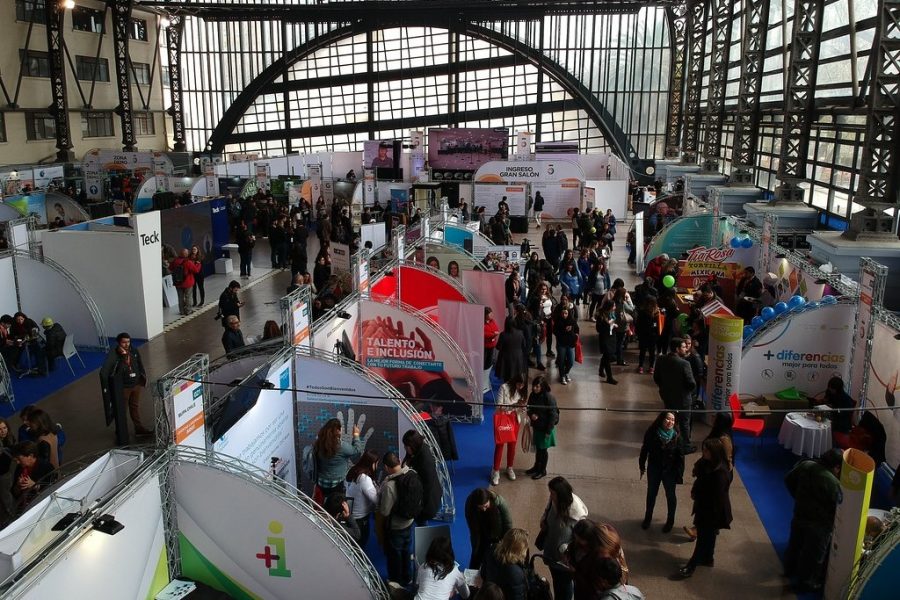 Más de 2.000 empleos para mayores de 55 años y personas con discapacidad en Expo Inclusión